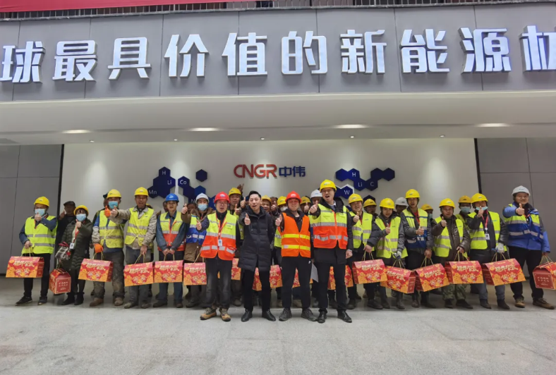 新春慰问暖人心 浓浓关切显真情