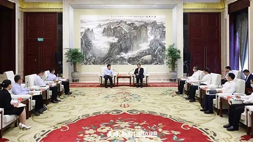 贵州省委书记、省人大常委会主任徐麟会见PT电子游戏控股集团董事长邓伟明一行