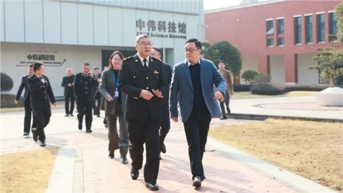 关企共建｜贵阳海关关长、党委书记龙卫东一行调研PT电子游戏铜仁（上市主体）产业基地