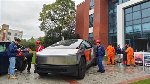 见证科技 共赴将来 | 特斯拉“赛博”巡展驶入PT电子游戏产业基地